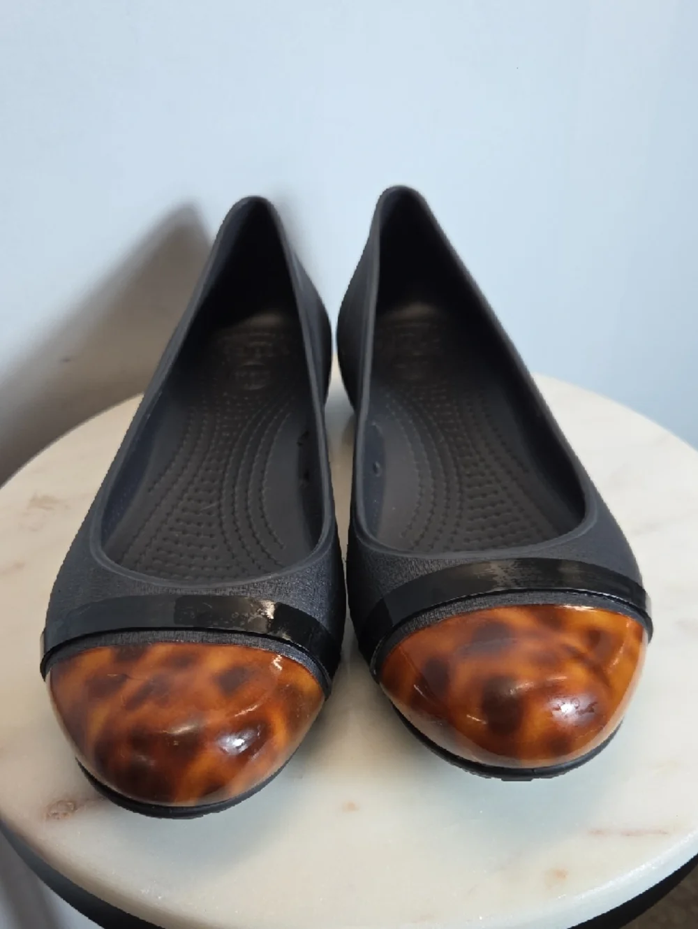 Women’s Black Ballet Flats with Tortoiseshell Cap Toe Size 9 - Picture 2 of 8